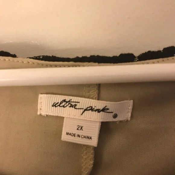 Black Nude Underlay Lace Dress with Waist Cinching - Picture 4 of 7